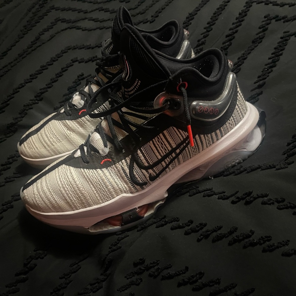 Nike Air Zoom GT Jump Black and Silver Athletic Shoes